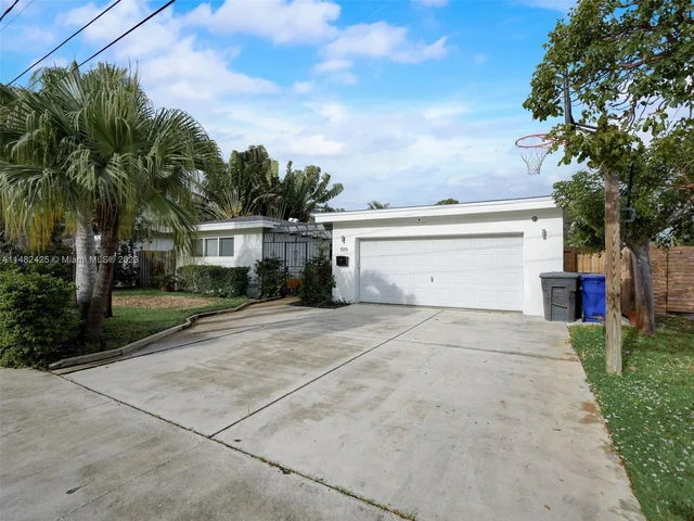 1919 NE 21st St, Fort Lauderdale FL 33305