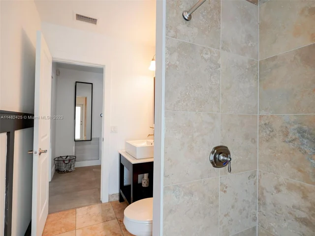 1919 NE 21st St, Fort Lauderdale FL 33305