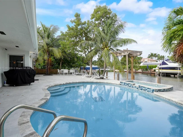 1919 NE 21st St, Fort Lauderdale FL 33305