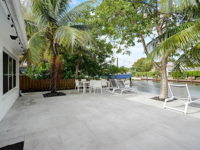 1919 NE 21st St, Fort Lauderdale FL 33305