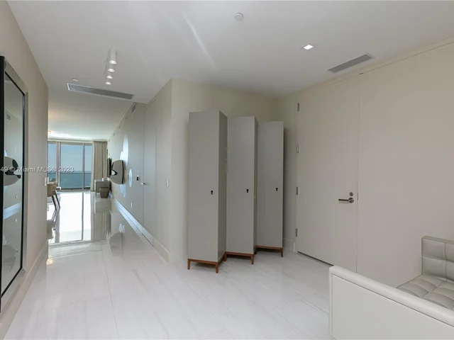 18975 Collins Ave # 1803, Sunny Isles Beach FL 33160