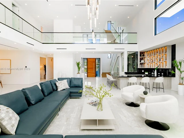 1248 NE 89th St, Miami FL 33138