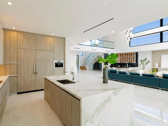 1248 NE 89th St, Miami FL 33138