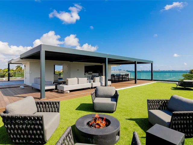 1248 NE 89th St, Miami FL 33138