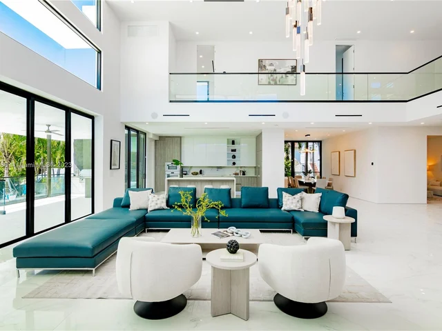 1248 NE 89th St, Miami FL 33138