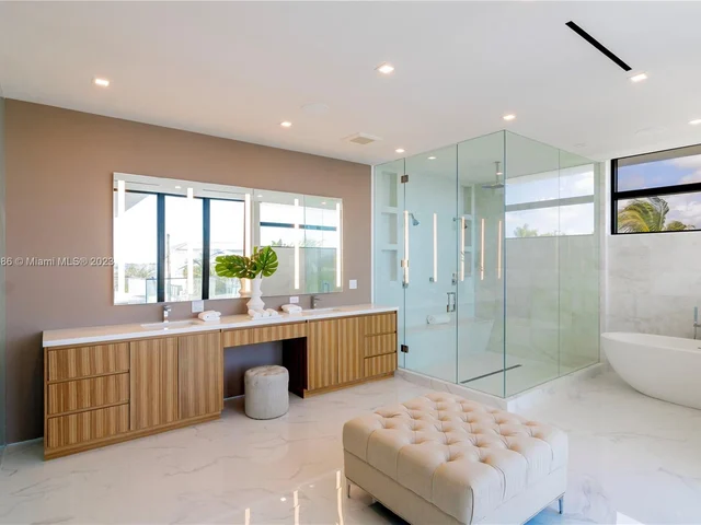 1248 NE 89th St, Miami FL 33138