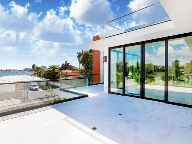 1248 NE 89th St, Miami FL 33138