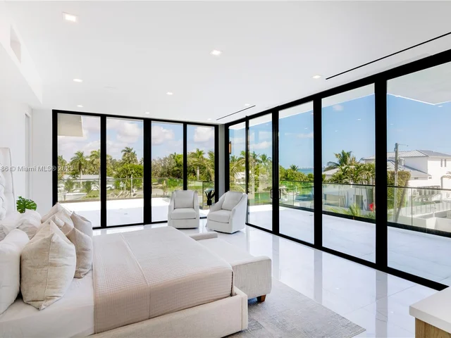 1248 NE 89th St, Miami FL 33138