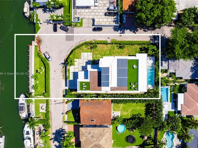 1248 NE 89th St, Miami FL 33138