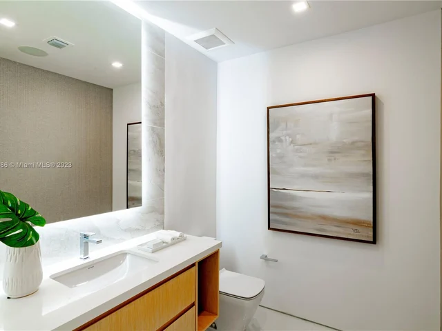 1248 NE 89th St, Miami FL 33138