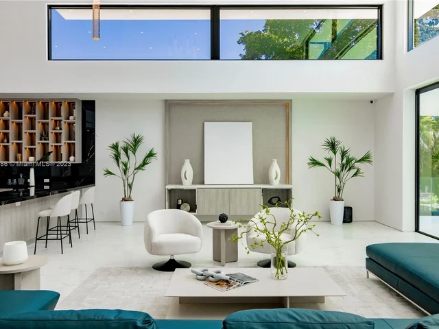 1248 NE 89th St, Miami FL 33138