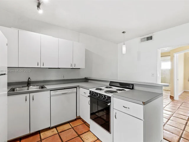 900 Meridian Ave # 103, Miami Beach FL 33139