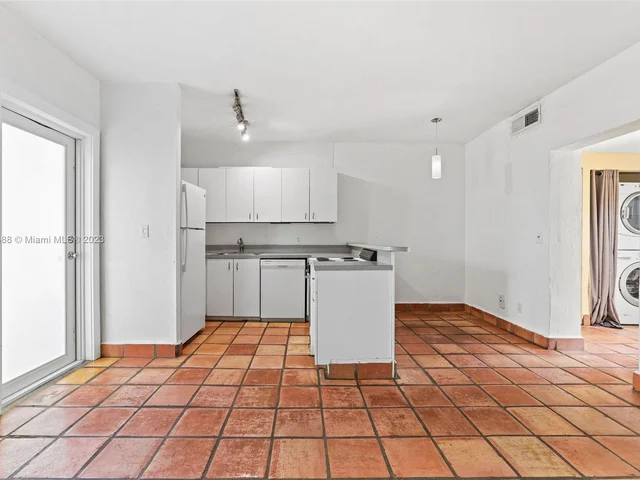 900 Meridian Ave # 103, Miami Beach FL 33139