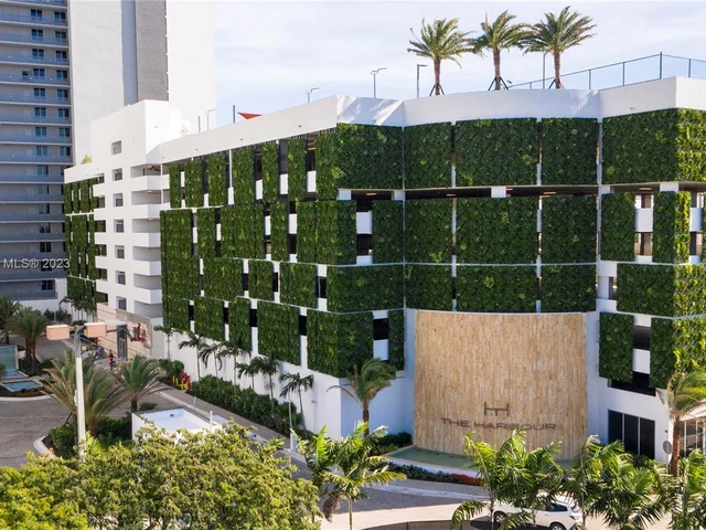 16385 Biscayne Blvd # 2207, North Miami Beach FL 33160