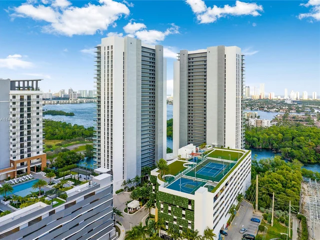 16385 Biscayne Blvd # 2207, North Miami Beach FL 33160