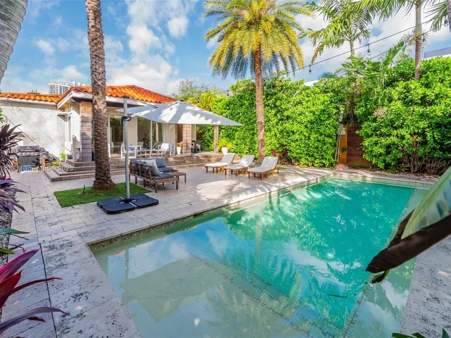 1443 Lenox Ave, Miami Beach FL 33139