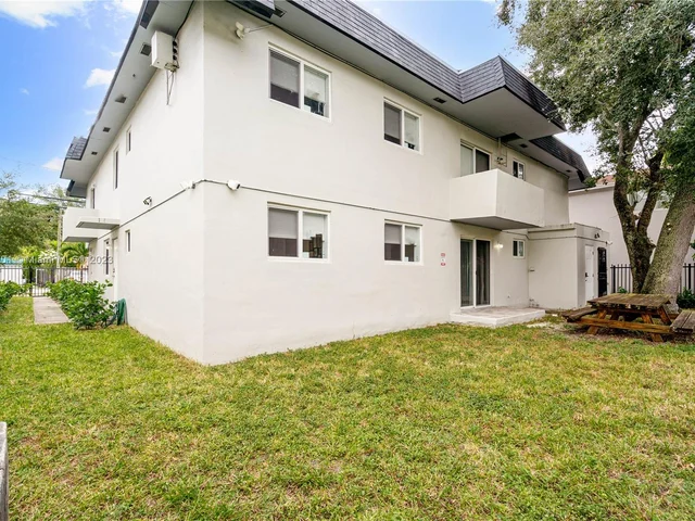 7722 NE 3rd Ct # 4, Miami FL 33138