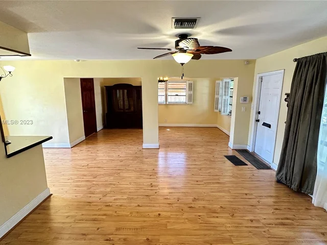 1124 NE 7th St # 0, Hallandale Beach FL 33009