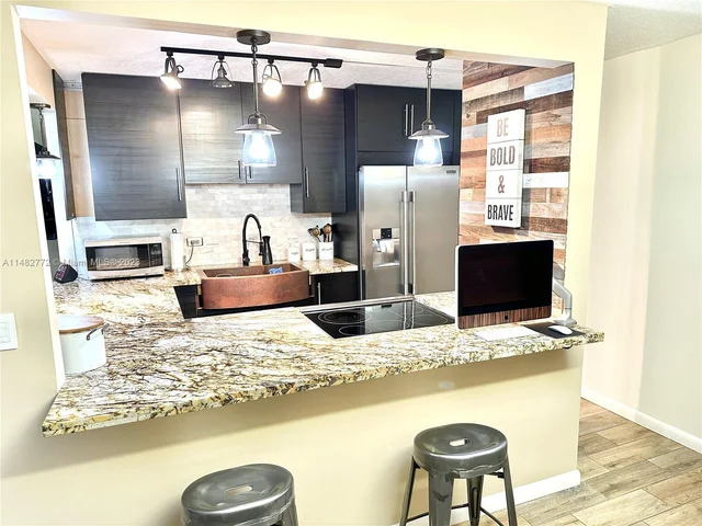 9441 Live Oak Pl # 103, Davie FL 33324