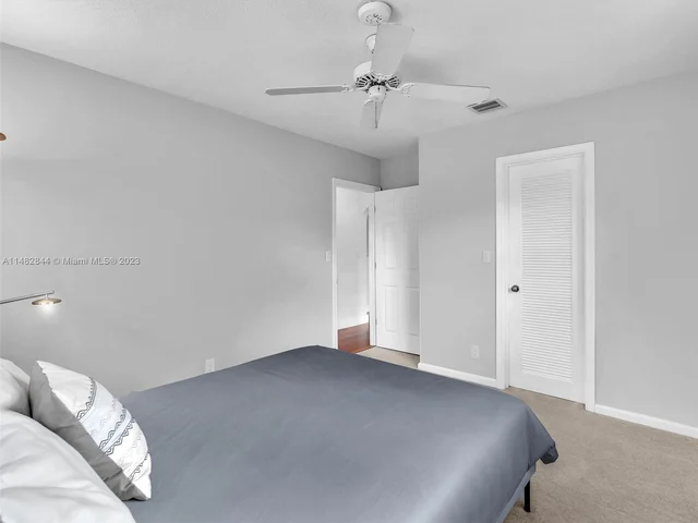 4000 NW 103rd Dr, Coral Springs FL 33065