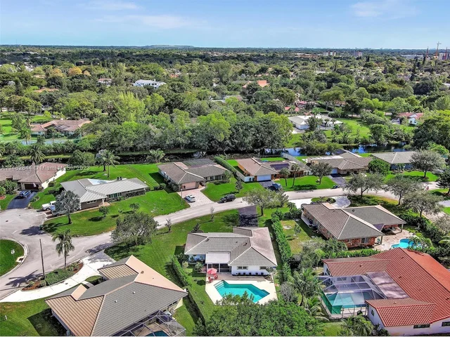 4000 NW 103rd Dr, Coral Springs FL 33065