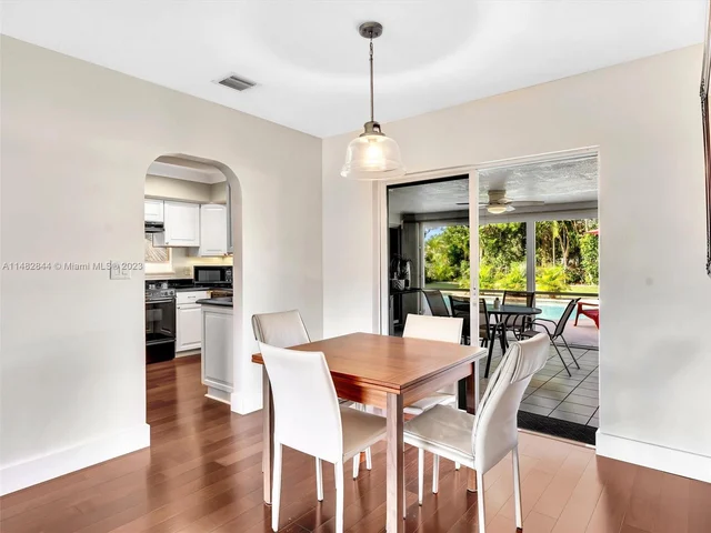 4000 NW 103rd Dr, Coral Springs FL 33065