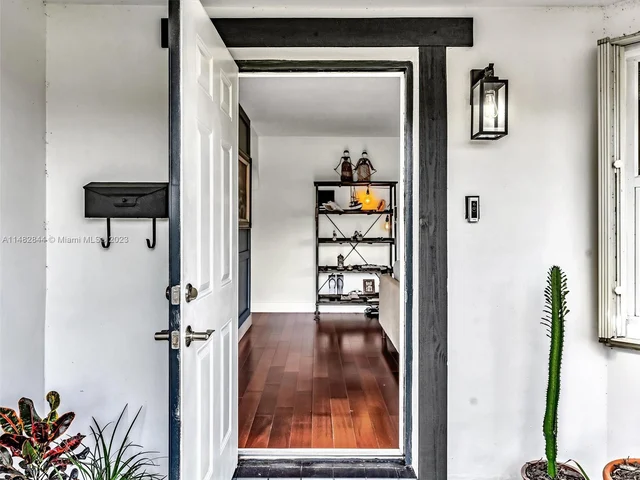 4000 NW 103rd Dr, Coral Springs FL 33065