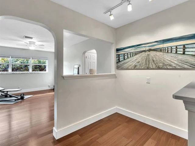 4000 NW 103rd Dr, Coral Springs FL 33065