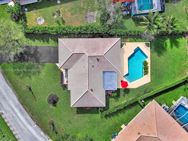 4000 NW 103rd Dr, Coral Springs FL 33065