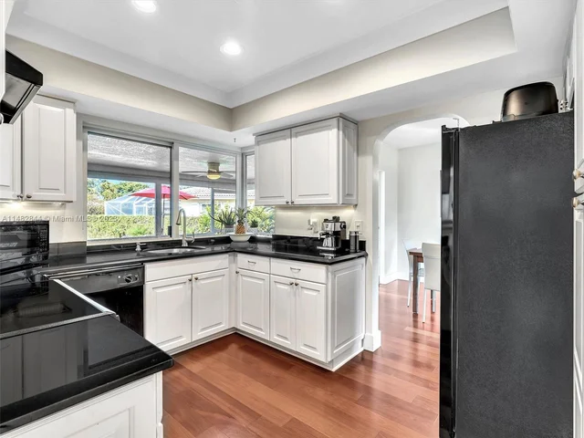 4000 NW 103rd Dr, Coral Springs FL 33065