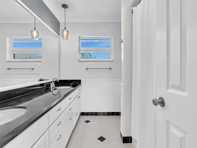 4000 NW 103rd Dr, Coral Springs FL 33065