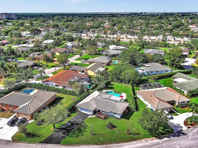 4000 NW 103rd Dr, Coral Springs FL 33065