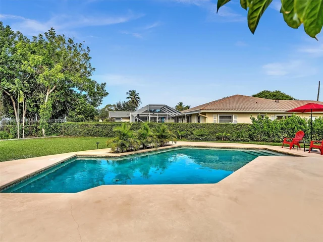 4000 NW 103rd Dr, Coral Springs FL 33065