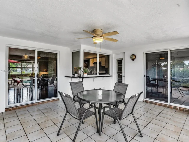 4000 NW 103rd Dr, Coral Springs FL 33065