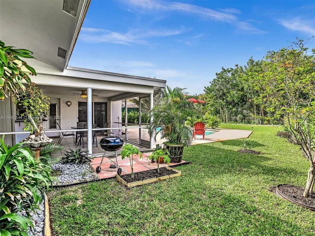 4000 NW 103rd Dr, Coral Springs FL 33065