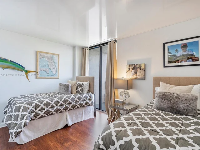 3300 NE 191st street # 13, Aventura FL 33180