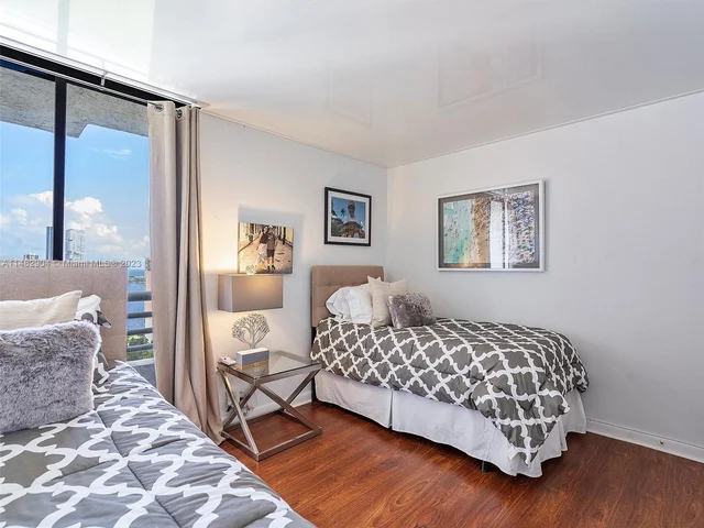 3300 NE 191st street # 13, Aventura FL 33180