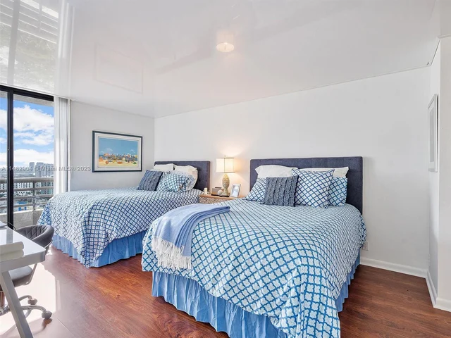 3300 NE 191st street # 13, Aventura FL 33180