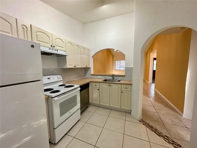 2920 SE 12th Rd # 30, Homestead FL 33035