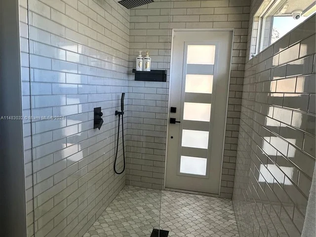 2703 SE 14th St, Pompano Beach FL 33062