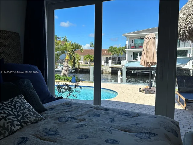 2703 SE 14th St, Pompano Beach FL 33062