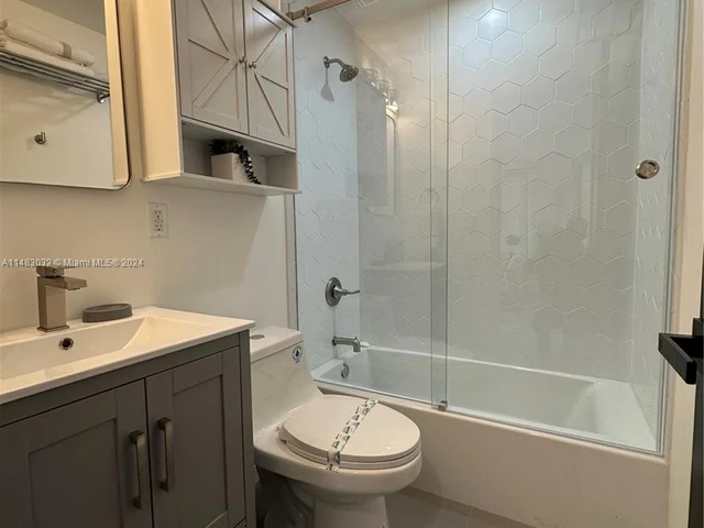 2703 SE 14th St, Pompano Beach FL 33062