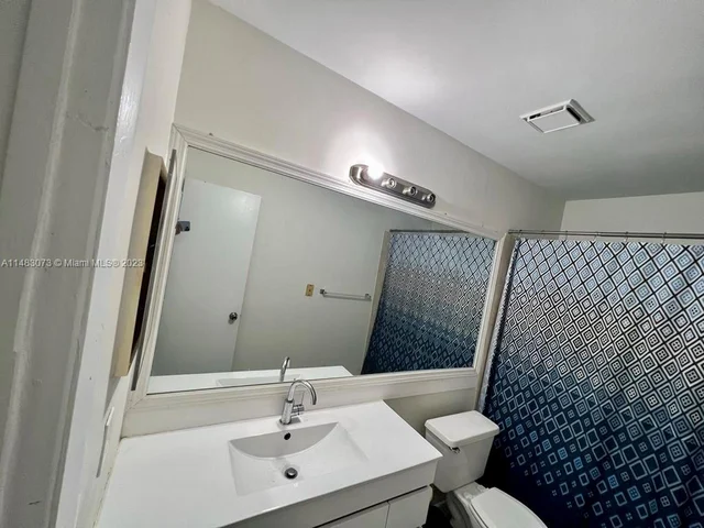 18336 NW 68th Ave # J, Hialeah FL 33015