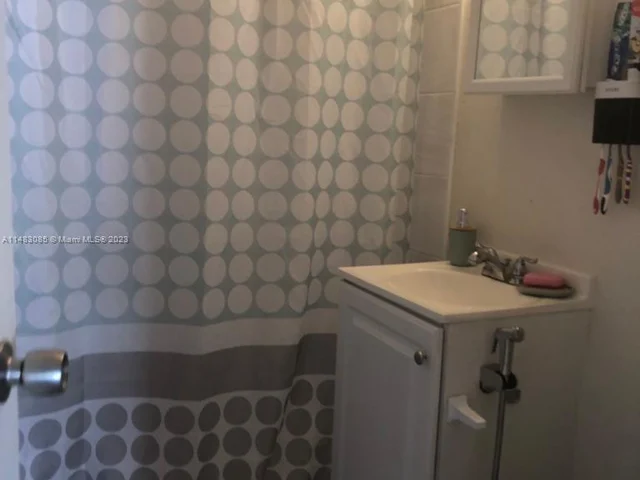 16000 NW 20th Ave, Miami Gardens FL 33054