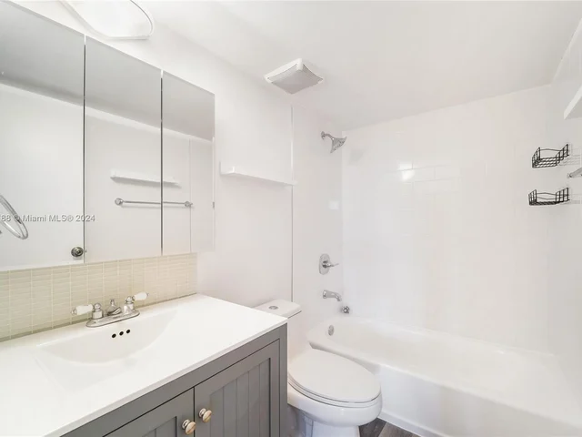 2715 Tigertail Ave # 405, Miami FL 33133