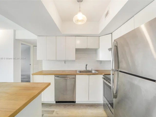 2715 Tigertail Ave # 405, Miami FL 33133