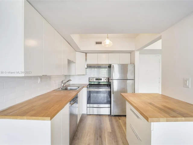 2715 Tigertail Ave # 405, Miami FL 33133