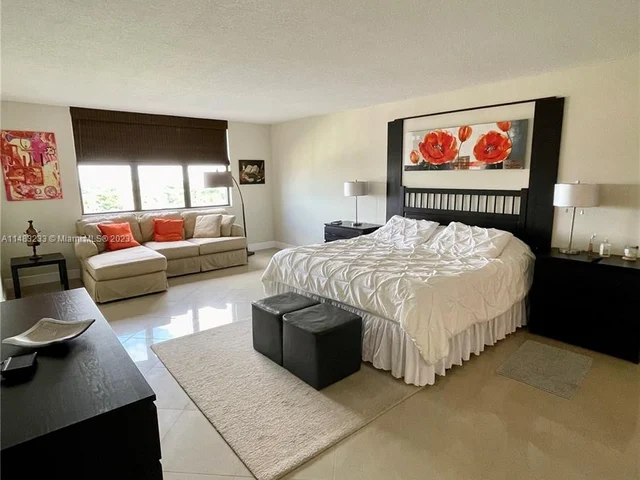 1800 NE 114th St # 1201, Miami FL 33181