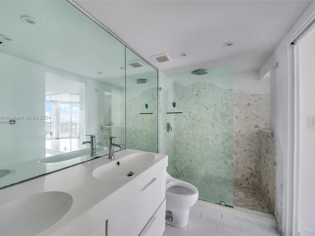 7601 E Treasure Dr # 2016, North Bay Village FL 33141