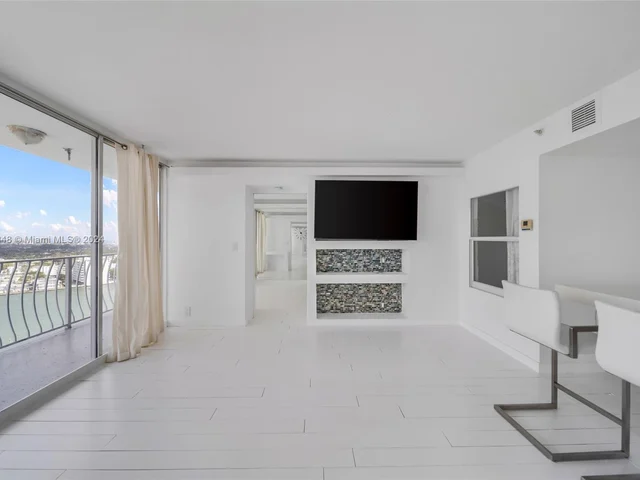 7601 E Treasure Dr # 2016, North Bay Village FL 33141